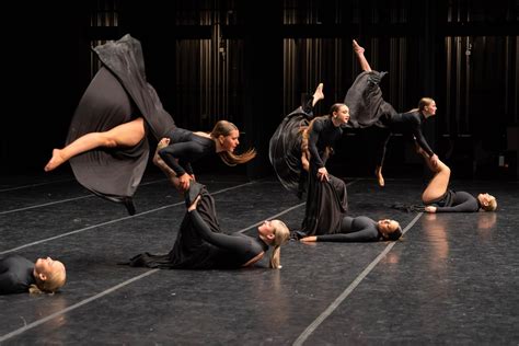 What Is Lyrical Dance: A Journey Through Emotions and Expressions